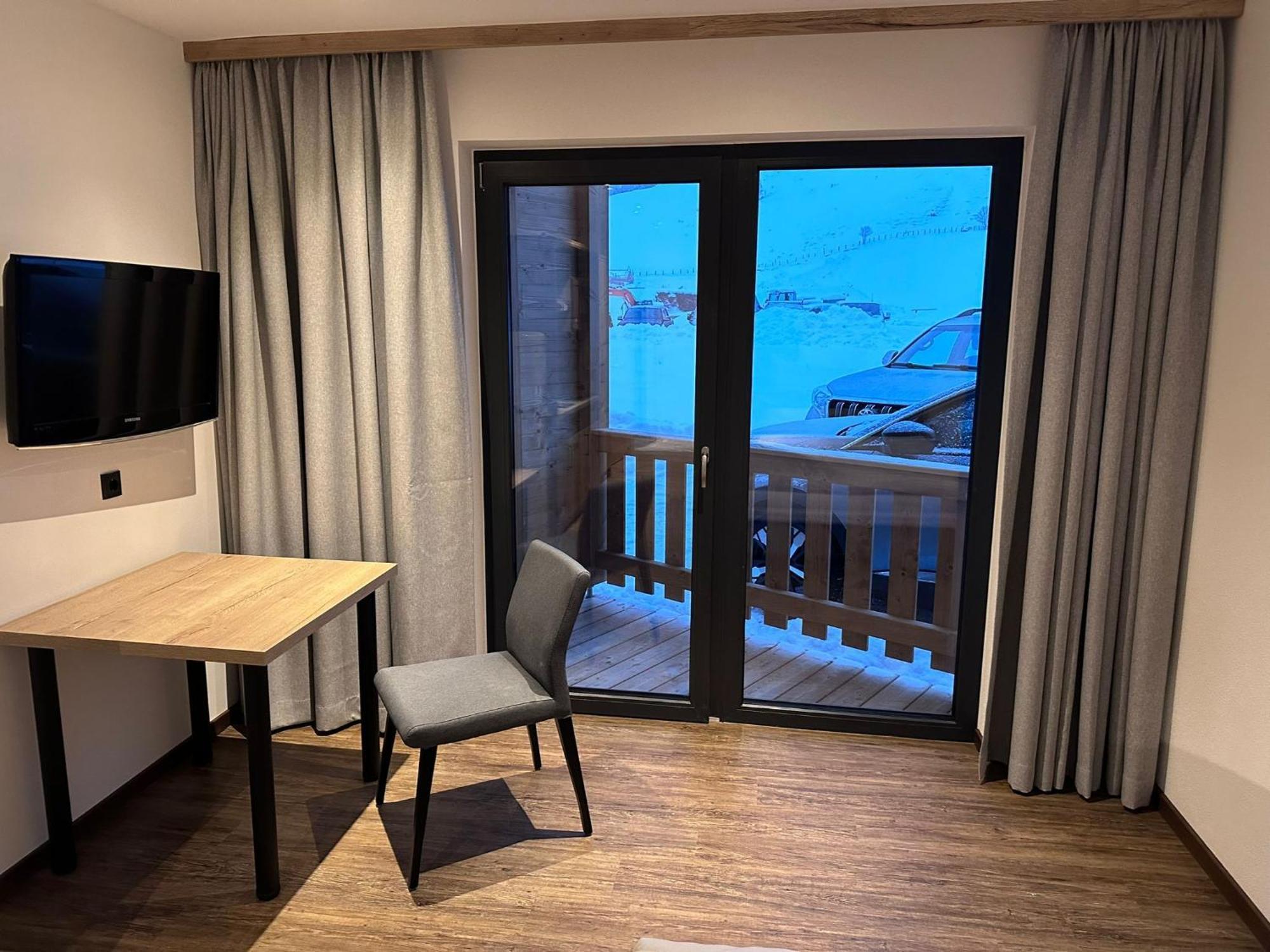 Roessl Lodge 겔로스 외부 사진