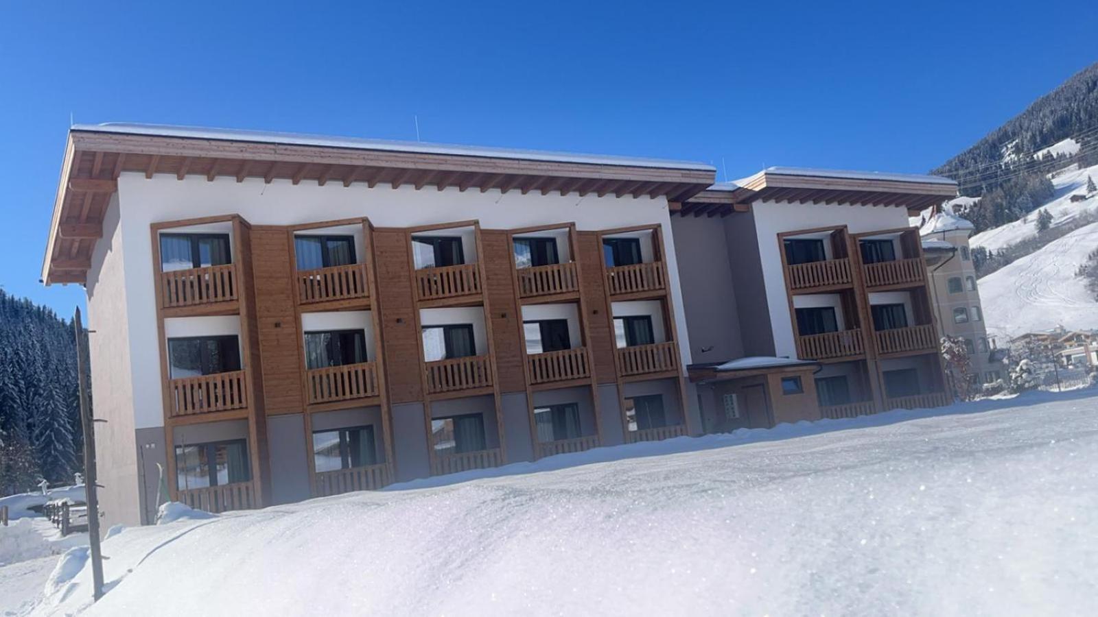 Roessl Lodge 겔로스 외부 사진